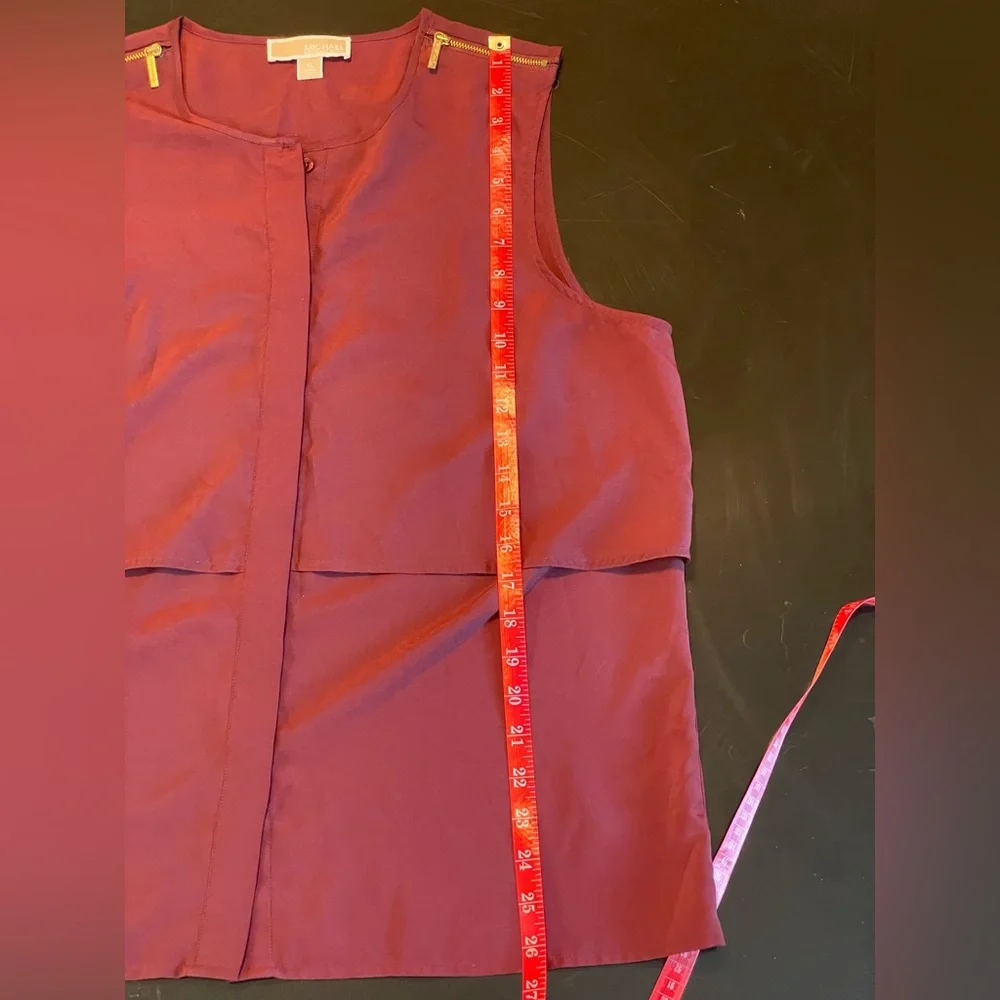 ☀️2/$20 Michael Kors Burgundy Red Boxy Blouse Sleeveless Top Zip Shoulder Design